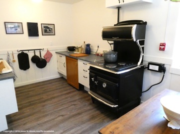 Kitchen. The appliances may look old but they are completely up to date for those who would rent the house for a weekend.